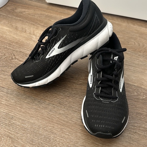 Brooks Running Shoe: Ghost 13 - Picture 2 of 4